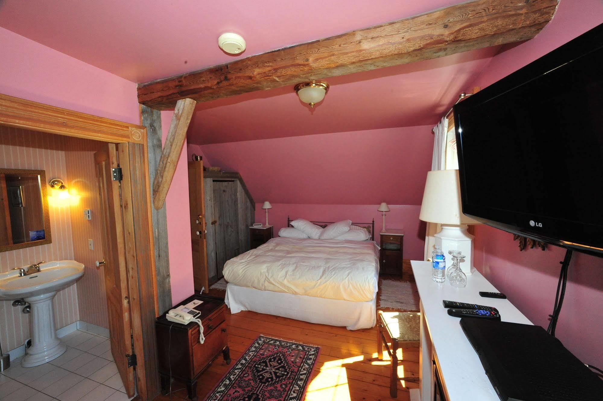Little Shemogue Inn Bagian luar foto