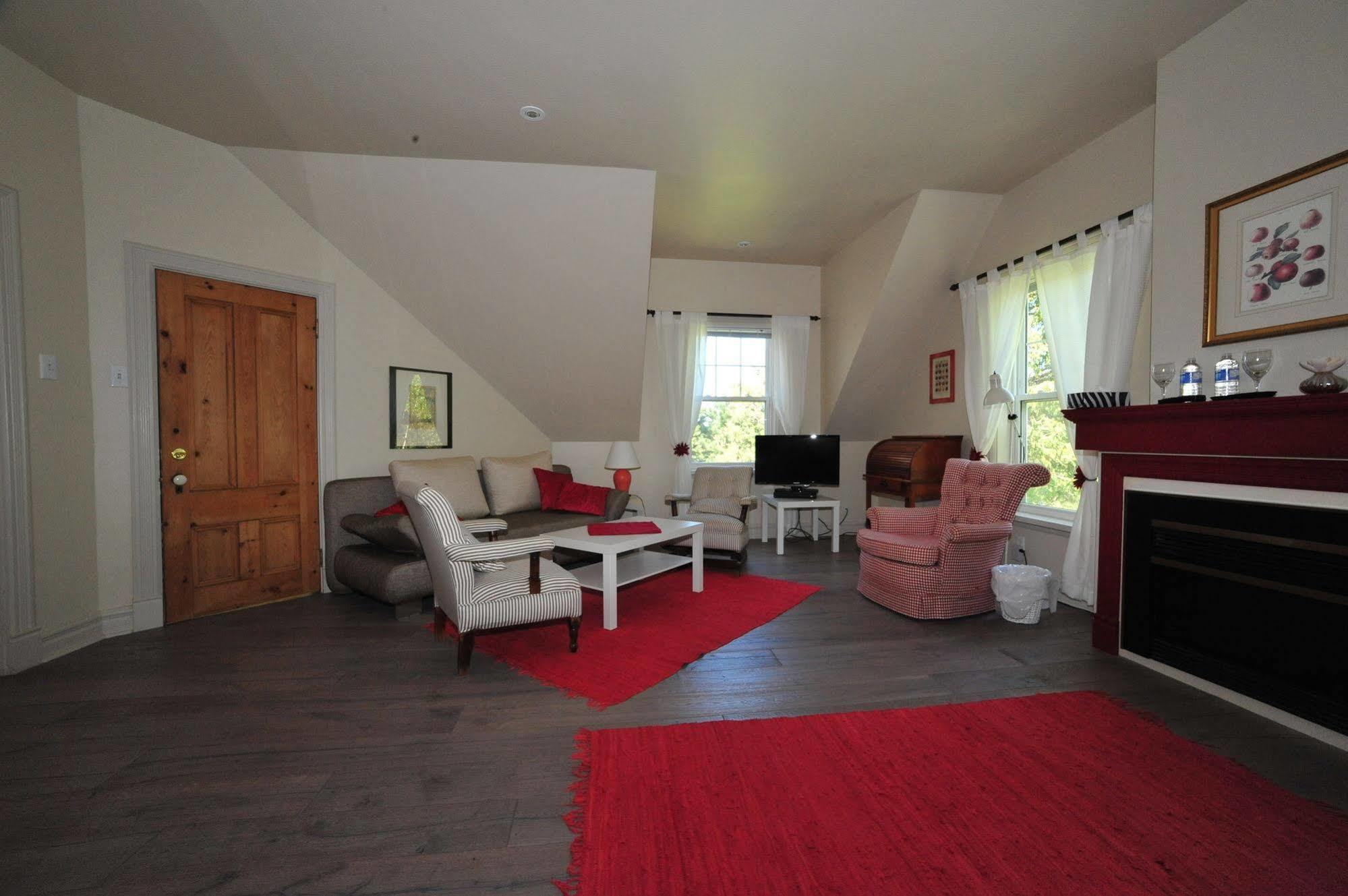 Little Shemogue Inn Bagian luar foto
