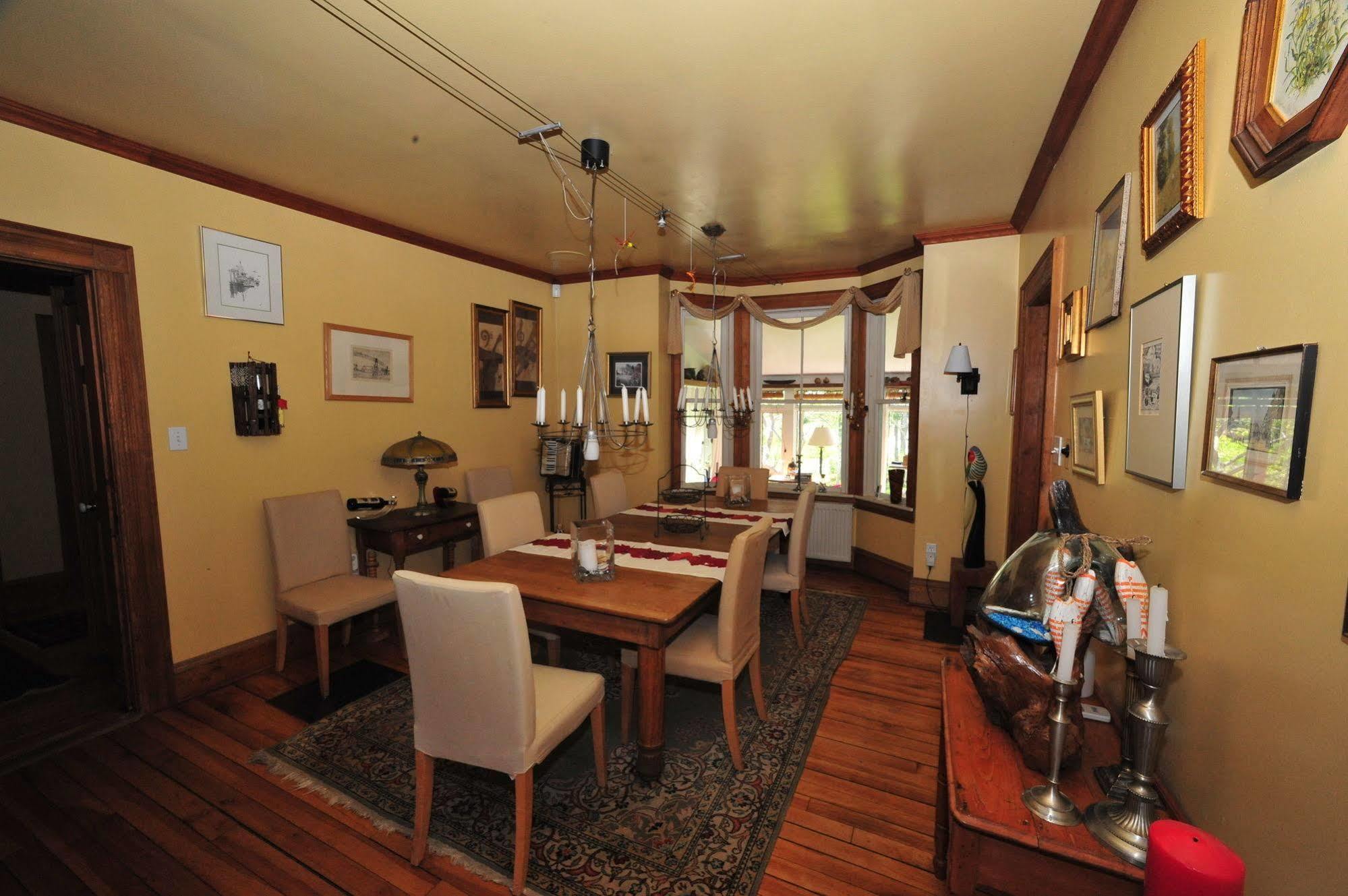 Little Shemogue Inn Bagian luar foto